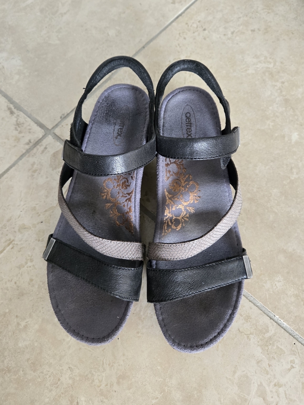Aetrex Brynn Velcro Strap Leather Wedge Sandals, EUC - Picture 3 of 8